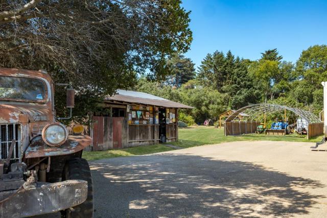 3625 N Main Street, Soquel CA: https://media.crmls.org/mediaz/f9f6f115-2ab5-4932-a560-ca0d5104e069.jpg