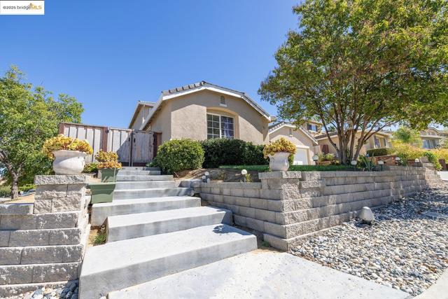 1856 Buck Mountain Court, Antioch CA: https://media.crmls.org/mediaz/f9f71aff-39bd-445c-992d-4c4f28fd4909.jpg