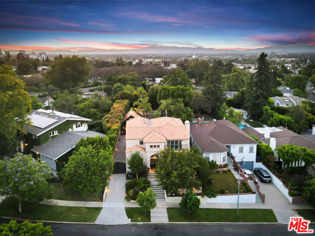 14071 Roblar Road, Sherman Oaks CA: https://media.crmls.org/mediaz/f9f746ac-a2de-45f2-b664-a601534fdc40.jpg