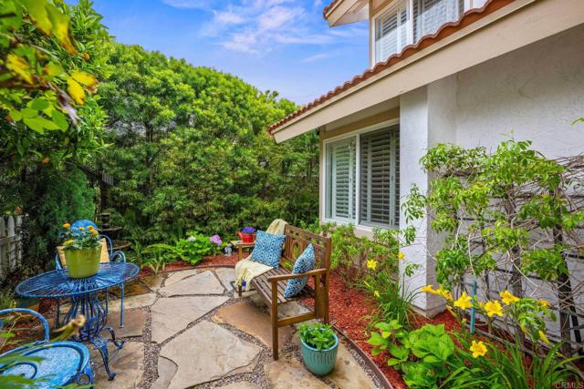 2702 Jacaranda Avenue, Carlsbad CA: https://media.crmls.org/mediaz/f9f751aa-f7b0-45fa-b73e-884f21a0441e.jpg