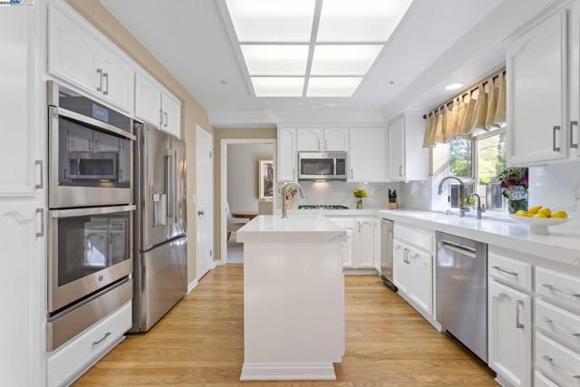 304 AVONDALE LANE, Livermore CA: https://media.crmls.org/mediaz/f9f772c5-ee5b-4b61-a48b-32e6299d45e0.jpg