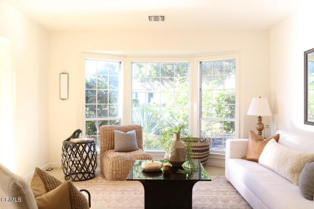 Detail Gallery Image 4 of 36 For 2376 Monte Vista St, Pasadena,  CA 91107 - 3 Beds | 1/1 Baths