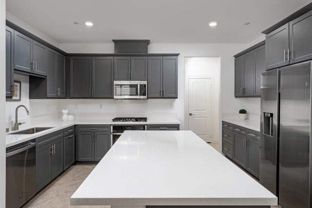 35425 Domani Drive, Palm Desert CA: https://media.crmls.org/mediaz/f9f79b1a-9e9a-4e6f-9fda-a78c0d604b38.jpg