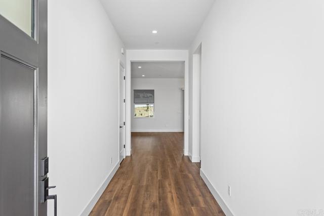 1203 Stonemark Place, Vista CA: https://media.crmls.org/mediaz/f9f8c159-47ac-476b-9aba-eff4cc9b2ecc.jpg