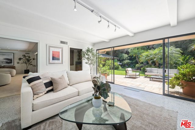 515 Warner Avenue, Los Angeles CA: https://media.crmls.org/mediaz/f9f8f8ec-86f5-46e6-905e-4986f1b9d6af.jpg