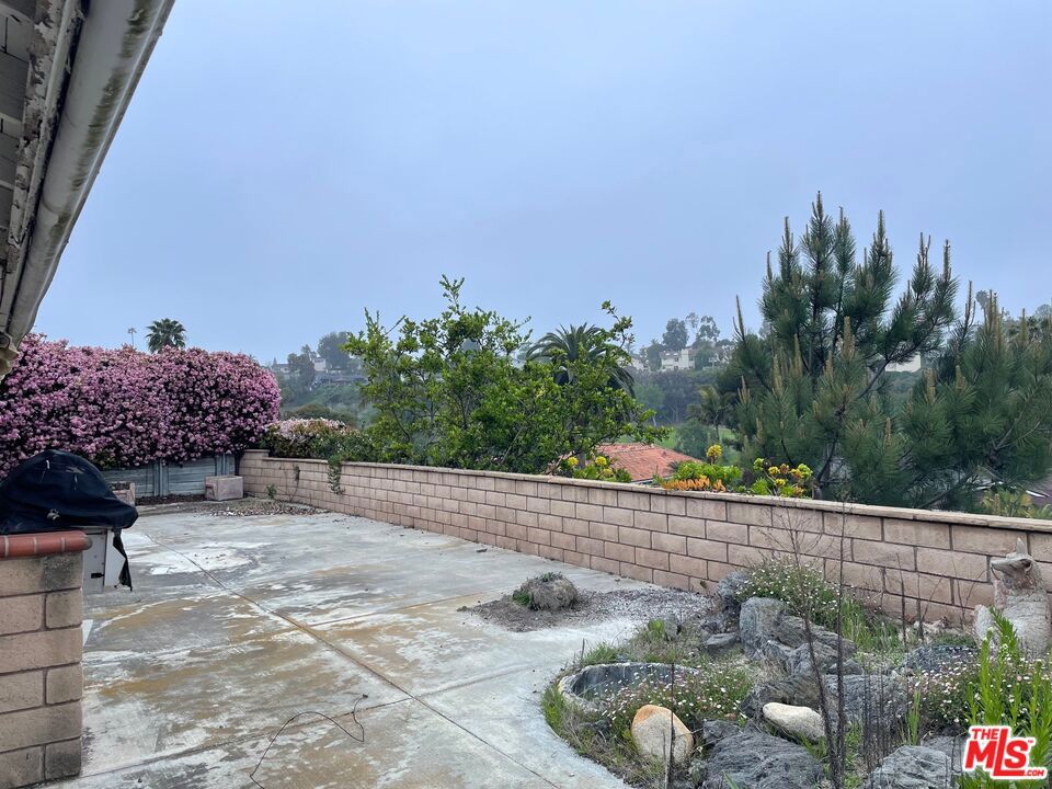MLS #25535675 img 2
