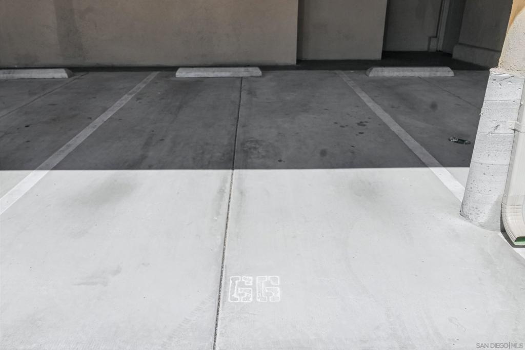https://media.crmls.org/mediaz/f9fa4517-1f0a-4b34-9474-cd45bd9c005a.jpg?preset=X-Large