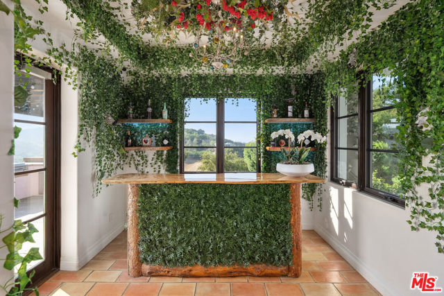 1650 Luse Tank Road, Topanga CA: https://media.crmls.org/mediaz/f9fab829-8374-4515-9e8c-ead4f2e2b2bd.jpg