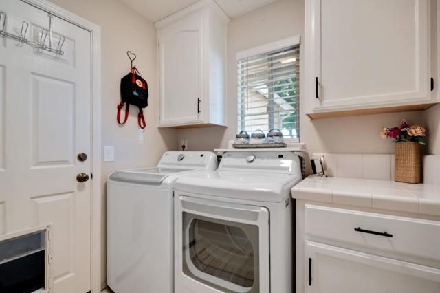 930 Hoesch Way, Gilroy CA: https://media.crmls.org/mediaz/f9fad0b0-c4f5-4e6b-bb6b-ab2ace34e0cc.jpg