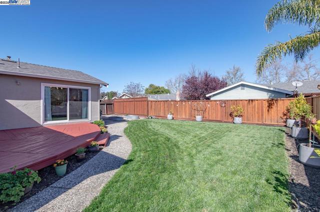 6767 Taffy Ct, Pleasanton CA: https://media.crmls.org/mediaz/f9fb8aa4-9409-4a59-b992-8627a50044f4.jpg