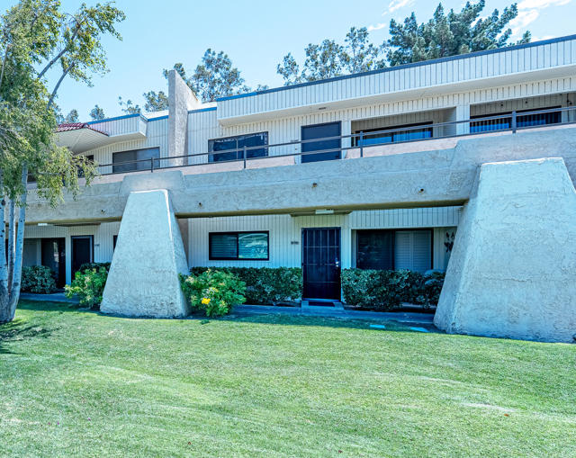 2820 N Arcadia Court, Palm Springs CA: https://media.crmls.org/mediaz/f9fbb76c-3ae5-49dd-ba61-fc057325b68a.jpg