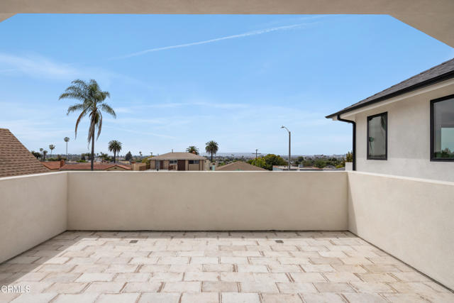 4245 W 62nd Street, Los Angeles CA: https://media.crmls.org/mediaz/f9fc1703-9254-4774-a2e3-9e52a8897c31.jpg