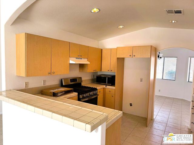 9700 Santa Cruz Road, Desert Hot Springs CA: https://media.crmls.org/mediaz/f9fcd6a1-1ff5-4b65-b72f-6fbe89e5eebf.jpg