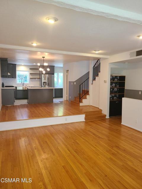 933 21st Street, Santa Monica CA: https://media.crmls.org/mediaz/f9fceb4d-141e-459f-a4c2-58726347befd.jpg