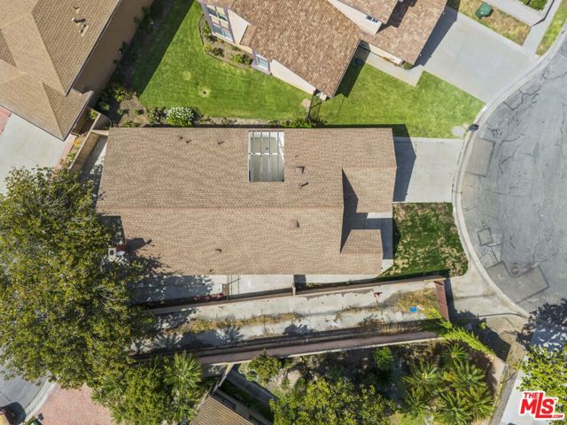 13 Pepper Court, Inglewood CA: https://media.crmls.org/mediaz/f9fd6785-87e0-494a-ba52-ec2d1fb2f5ba.jpg