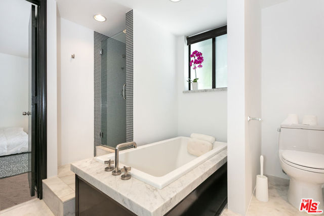 9033 Vista Grande Street, West Hollywood CA: https://media.crmls.org/mediaz/f9fdbac3-66e0-49d5-adc2-cf6dc043e949.jpg