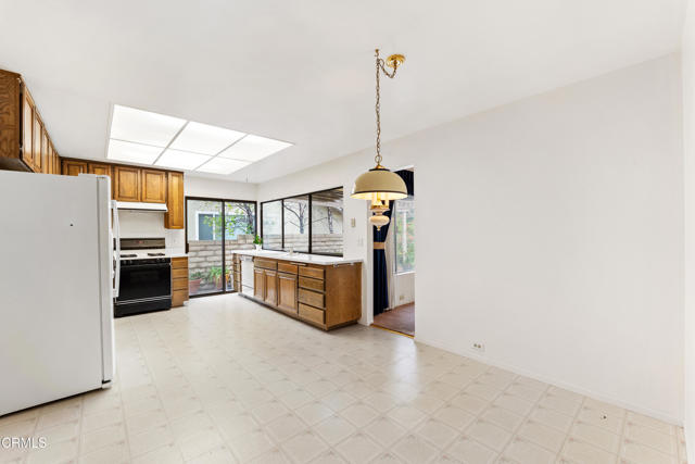 2813 E Appalachian Court, Westlake Village CA: https://media.crmls.org/mediaz/f9feba43-593a-48f8-a513-0d647d341d9d.jpg