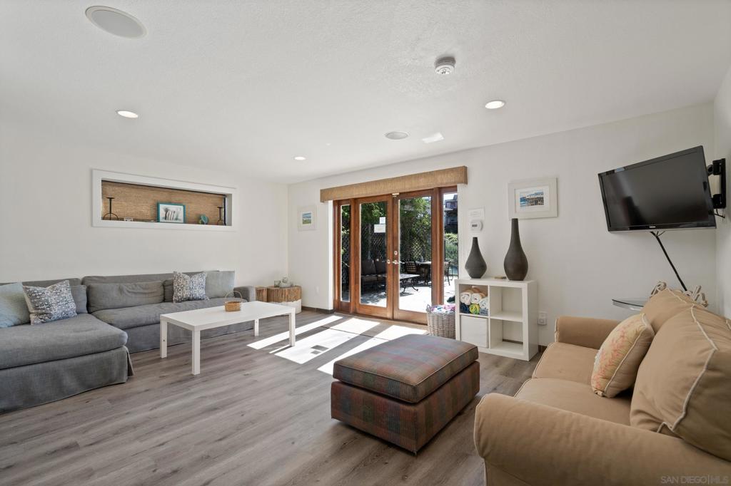 645 Loring St - photo 14