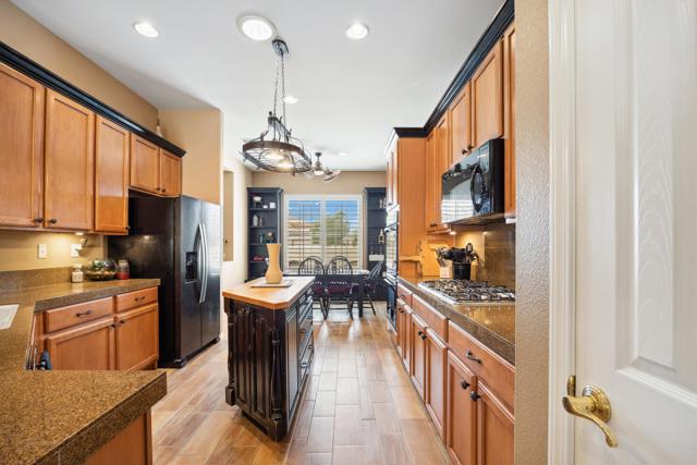 79976 Castille Drive, La Quinta CA: https://media.crmls.org/mediaz/f9ff605d-d353-4e13-ba88-2f166a5d4489.jpg