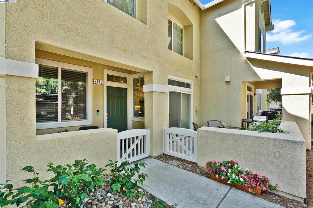 211 Wildrose Cmn #3
