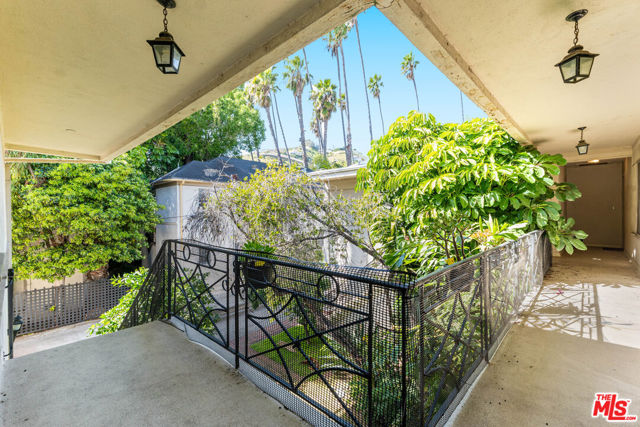 1645 Courtney Avenue, Los Angeles, California 90046, ,Multi-Family,For Sale,Courtney,24373435