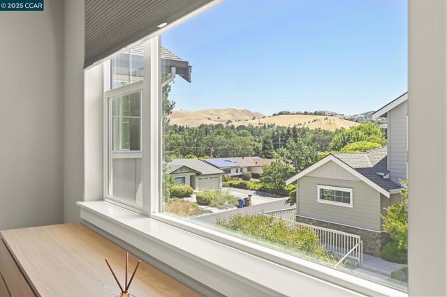 5540 Southbrook Drive, Clayton CA: https://media.crmls.org/mediaz/fa00c5ba-0417-45d2-901d-205c81dee633.jpg