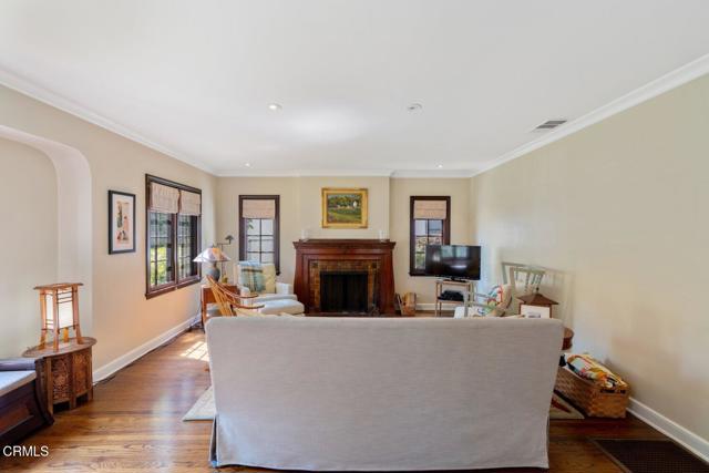 1421 Monte Vista Street, Pasadena CA: https://media.crmls.org/mediaz/fa012536-cdbf-4417-8f23-5dbb70f8d386.jpg