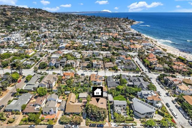 335 Fern Glen, La Jolla CA: https://media.crmls.org/mediaz/fa016f27-bf09-4a65-a057-f0f219074dfa.jpg