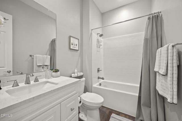 508 Autumn Path Lane, Santa Paula CA: https://media.crmls.org/mediaz/fa01eb11-0171-4dc1-851a-8f8a9e5f581d.jpg