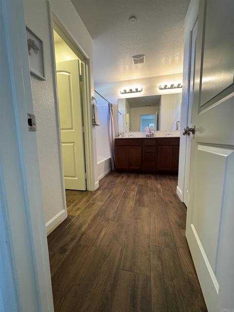 1614 Sanderling Avenue, Chula Vista CA: https://media.crmls.org/mediaz/fa021874-85df-462f-aec5-00864c574597.jpg