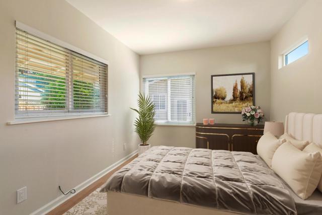 560 6th Avenue, Menlo Park CA: https://media.crmls.org/mediaz/fa02af7e-82c1-48e6-a7f7-09570b68e966.jpg