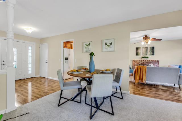 9140 Tangerine St, San Ramon CA: https://media.crmls.org/mediaz/fa02ba6b-df62-4d99-a91e-99b769c4f11a.jpg