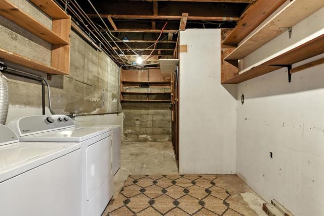 35 Mono Street, Brisbane CA: https://media.crmls.org/mediaz/fa03b84b-9beb-4e2e-8433-1342875f98a3.jpg