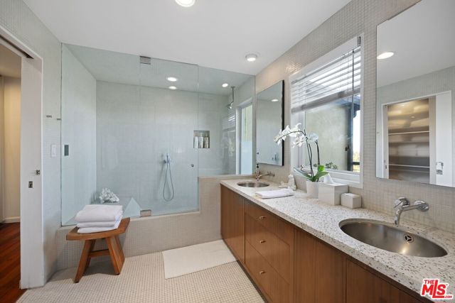 7483 Palo Vista Drive, Los Angeles CA: https://media.crmls.org/mediaz/fa03bea4-a13e-42c0-ae49-9589a28a089c.jpg
