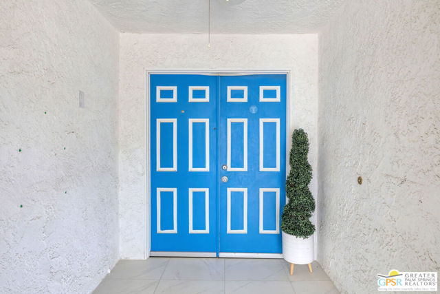 2375 E Joyce Drive, Palm Springs CA: https://media.crmls.org/mediaz/fa045b87-322a-4840-be93-3b33661075b3.jpg
