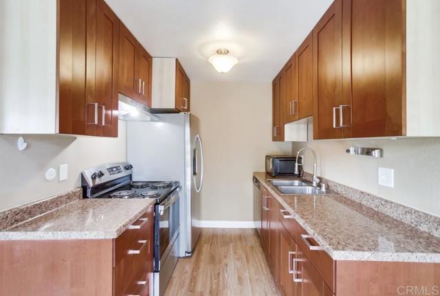 Home for Sale in Lakeside