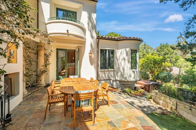 125 Zanzibar Drive, Aptos CA: https://media.crmls.org/mediaz/fa059a22-3295-4008-80f7-62e40bee5f90.jpg