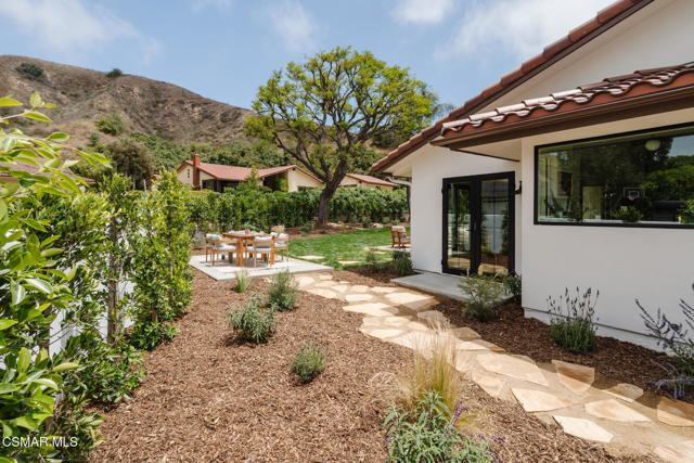 1207 Westridge Drive, Ventura CA: https://media.crmls.org/mediaz/fa05e90b-fc8f-4a70-8950-618ef5272239.jpg