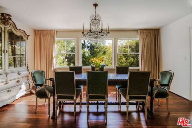7917 Woodrow Wilson Drive, Los Angeles CA: https://media.crmls.org/mediaz/fa060949-79cd-40ce-8f35-df7bee4e865c.jpg