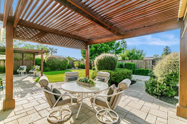 5186 Sunny Creek Drive, San Jose CA: https://media.crmls.org/mediaz/fa06383c-e3ac-4c07-83e7-53662e582bcf.jpg