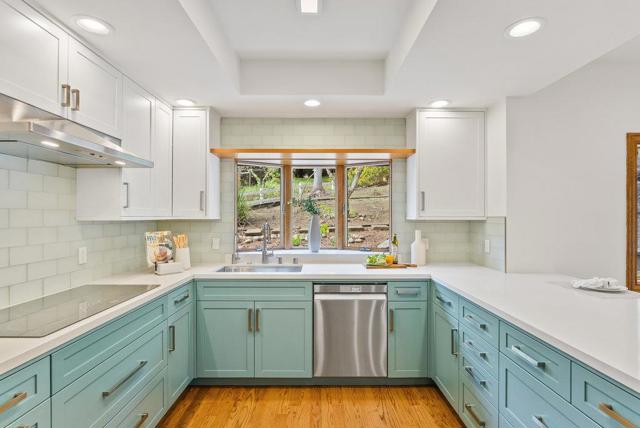 110 Limestone Lane, Santa Cruz CA: https://media.crmls.org/mediaz/fa071231-5430-46d6-ade5-b1dfc64dbdb2.jpg