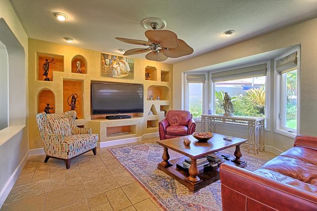 5350 Edgehill Circle, Ventura CA: https://media.crmls.org/mediaz/fa075ee9-02a0-49b3-a357-f4824d2e2e52.jpg