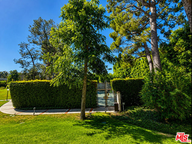 2 Bed Home for Sale in Los Angeles, California