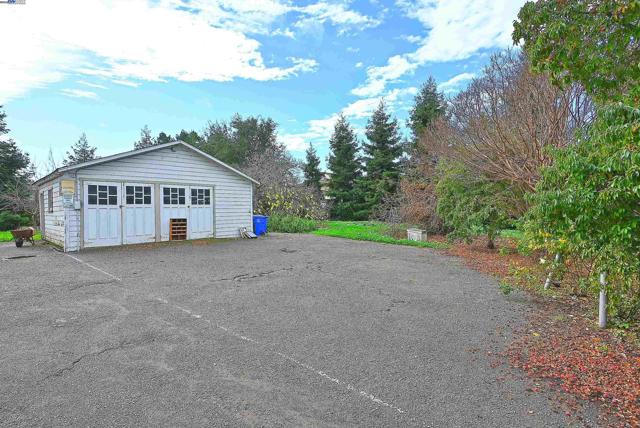 Image 40 of 51 For 181 Lewelling Blvd