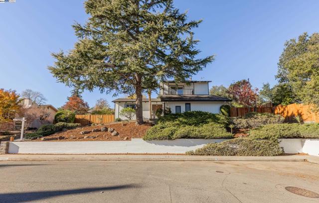 Image 28 of 33 For 17007 High Pine Way