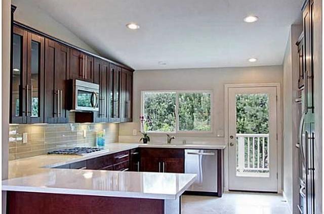 Image 5 of 30 For 3020 Meadow Grove Drive