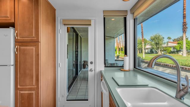 133 Torremolinos Drive, Rancho Mirage CA: https://media.crmls.org/mediaz/fa08d1be-678d-425b-b84f-7a46c6192846.jpg