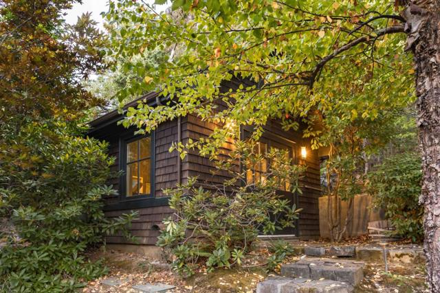 160 Phillip Road, Woodside CA: https://media.crmls.org/mediaz/fa08eeb6-fec4-4d93-9bb3-aa7f6d1d5a7a.jpg