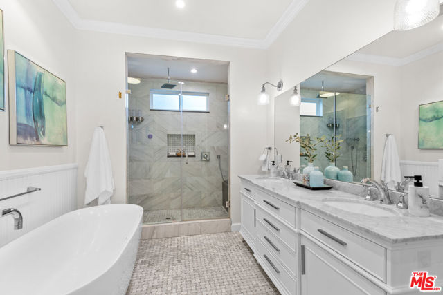 4616 Ventura Canyon Avenue, Sherman Oaks CA: https://media.crmls.org/mediaz/fa090455-93bb-4fb1-9174-e728212150d5.jpg