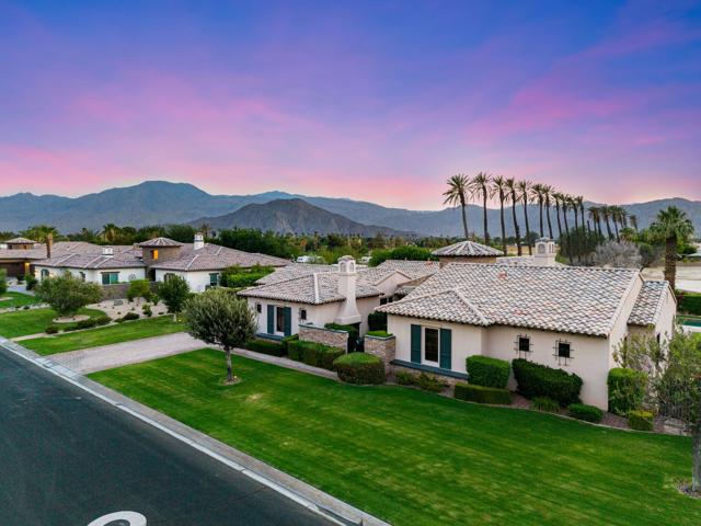 49481 Rock Rose Drive, Indio CA: https://media.crmls.org/mediaz/fa0a4991-336f-44df-b8b4-9eecd87b0371.jpg